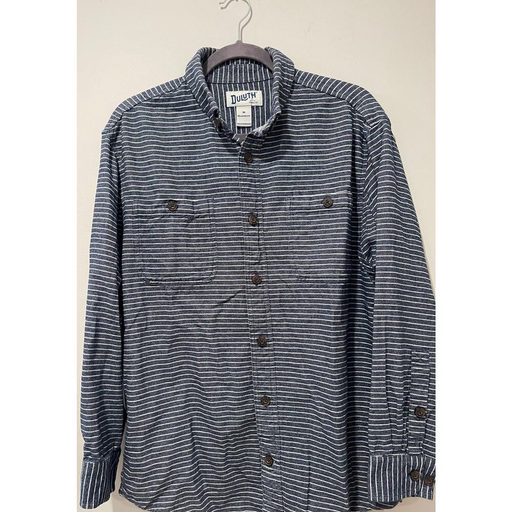 Duluth Denim Button Up Shirt Men’s Medium Blue Striped Long Sleeve Two Pockets - Picture 2 of 7